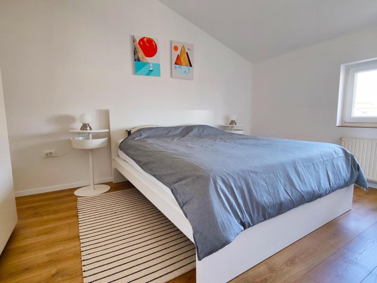 Apartment Lipa Ровин Екстериор снимка