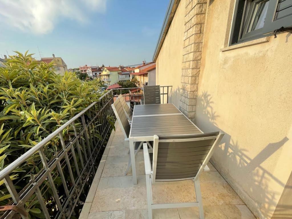 Apartment Lipa Ровин Екстериор снимка